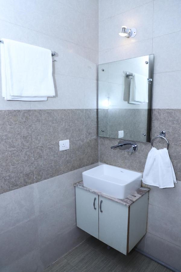 Nirvana Rooms Ґурґаон Екстер'єр фото