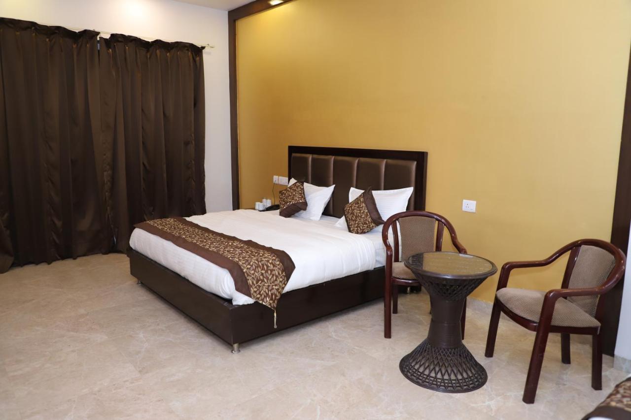Nirvana Rooms Ґурґаон Екстер'єр фото