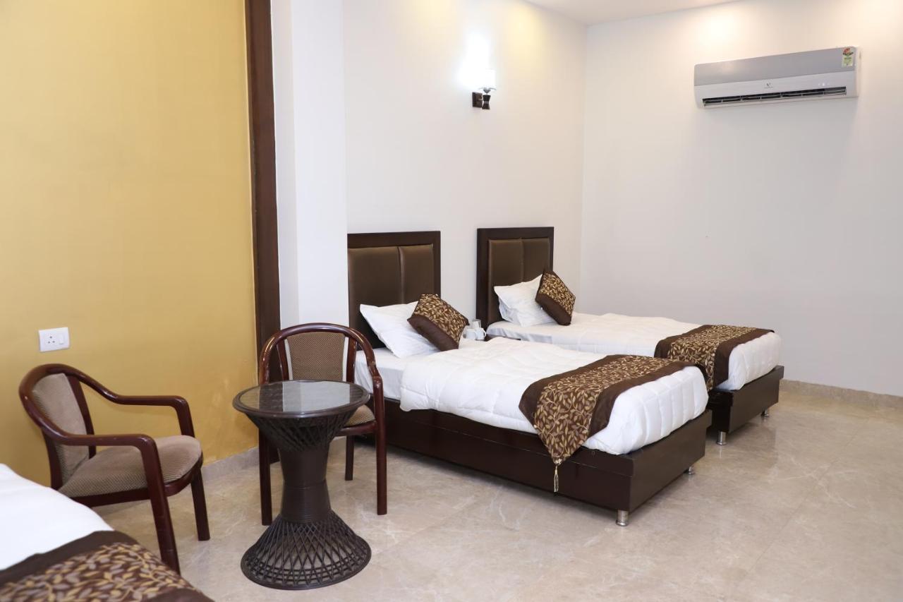 Nirvana Rooms Ґурґаон Екстер'єр фото